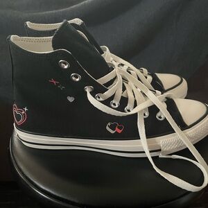 🔥$30 OFF!🔥Converse Black High-Tops with Heart Details